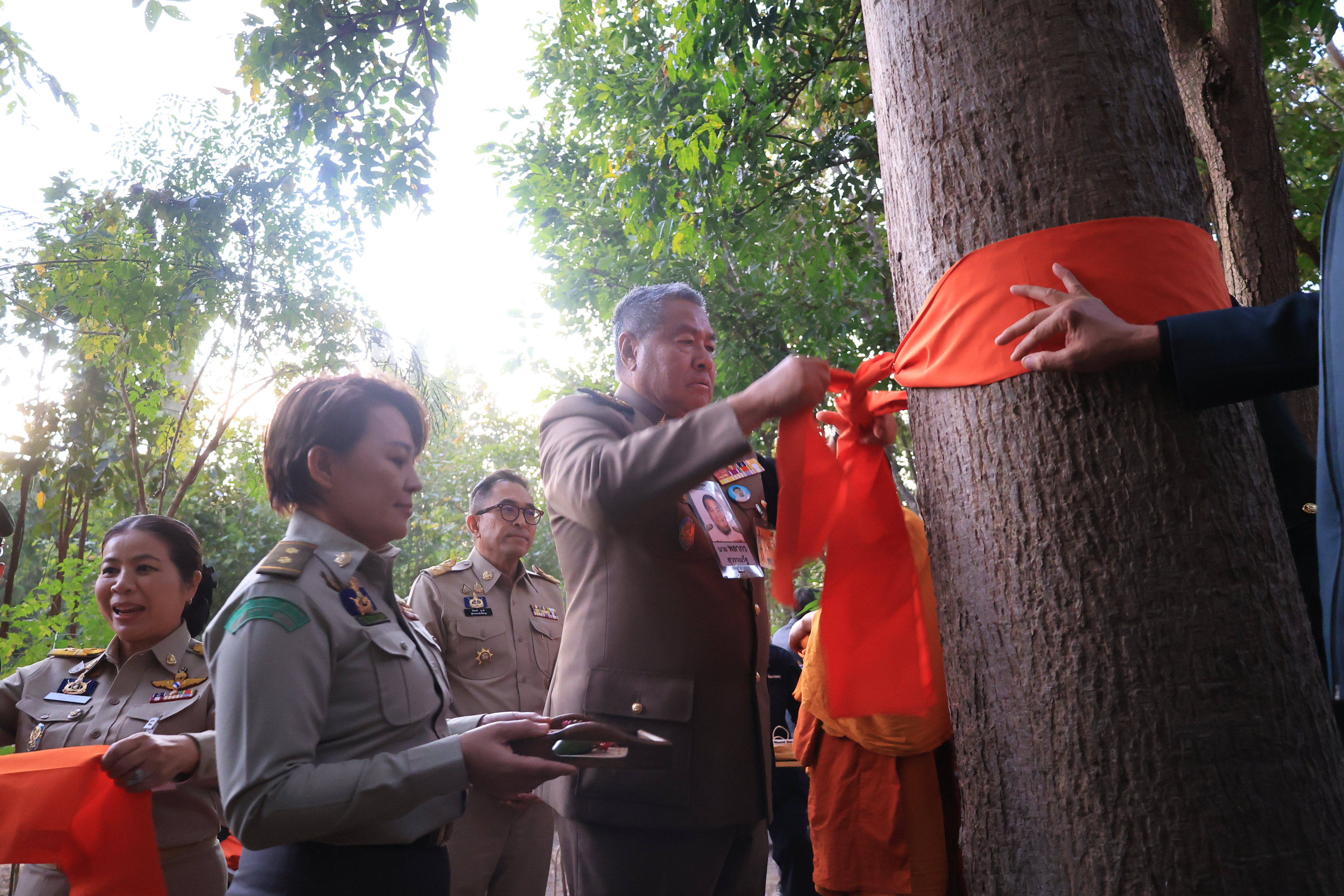 title - องคมนตรี ลงพื้นที่ติดตามและขับเคลื่อนโครงการพัฒนาพื้นที่ลุ่มน้ำแม่อาวอันเนื่องจากพระราชดำริ ตำบลนครเจดีย์ อำเภอป่าซาง จังหวัดลำพูน